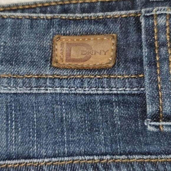DKNY Jeans East Village Embroidered Sz. 2 Blue Jeans w Pockets - Picture 3 of 12